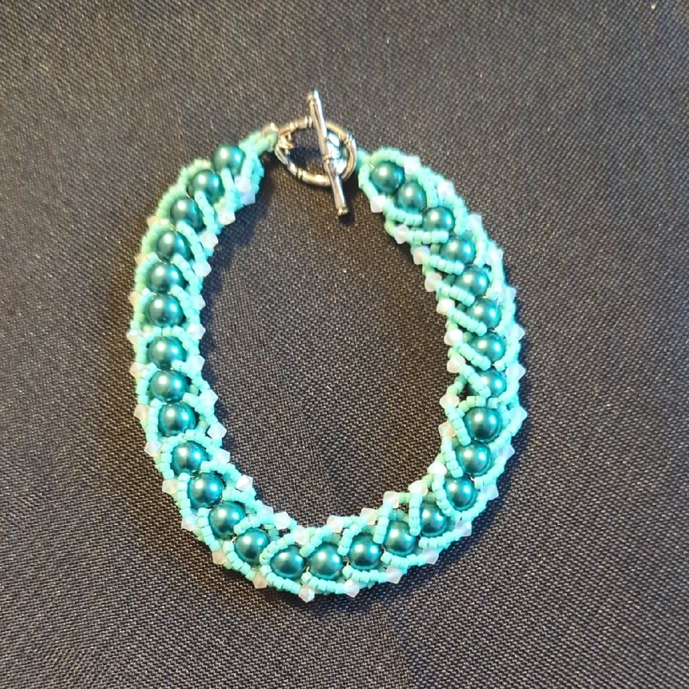 Chic Beaded Bracelet in Teal and Silver